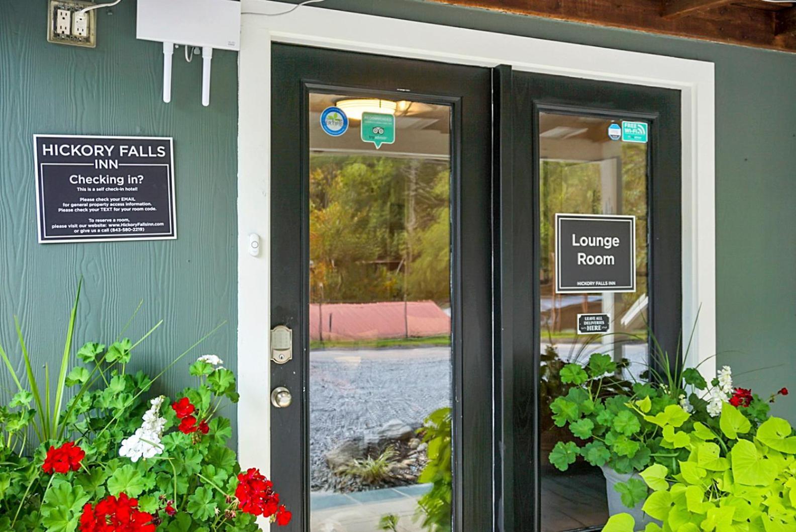 Motel Hickory Falls Chimney Rock