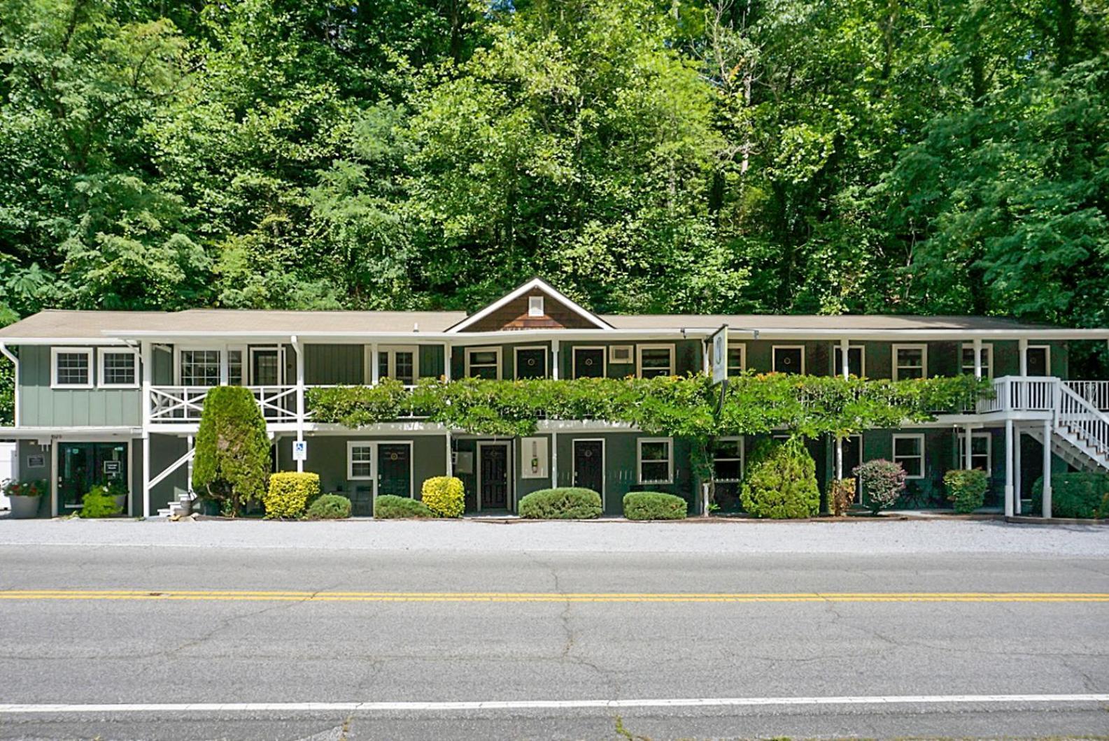 Hickory Falls Motel