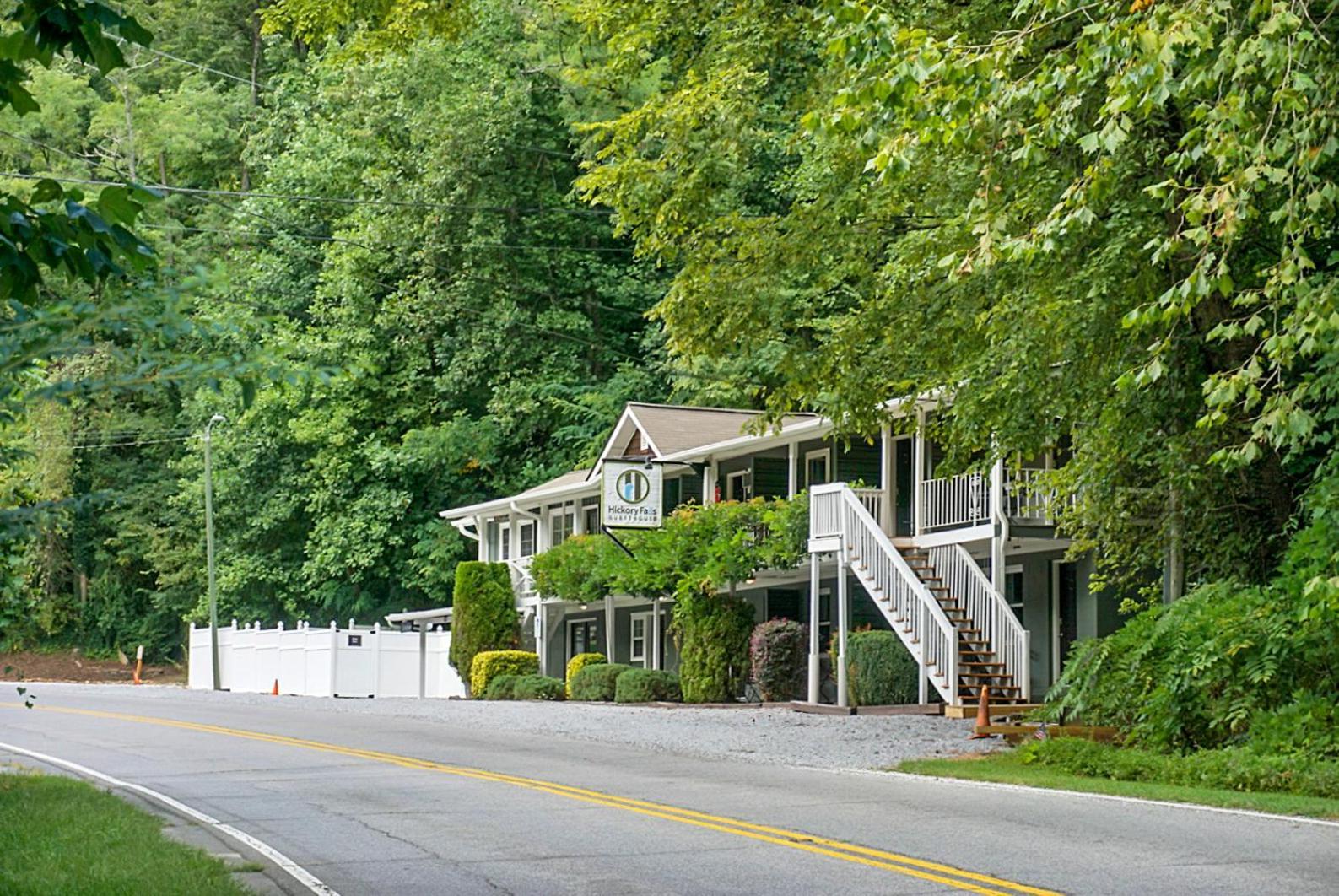 Motel Hickory Falls Chimney Rock