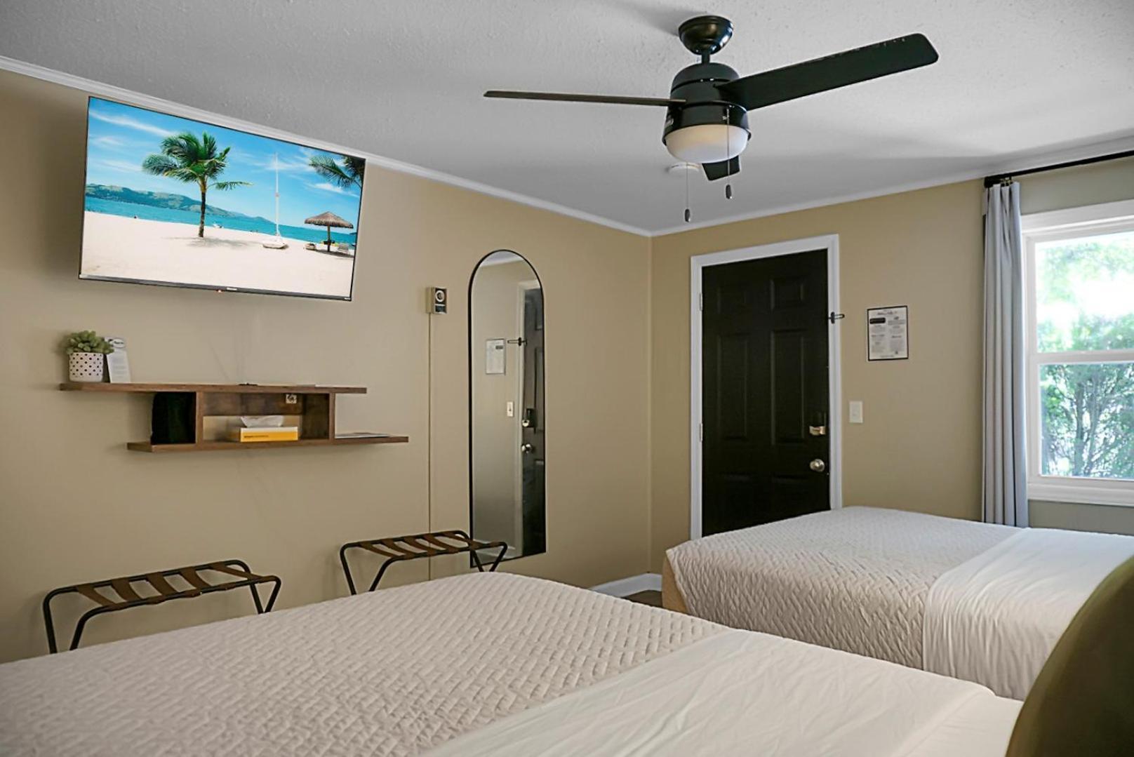 Motel Hickory Falls 2*